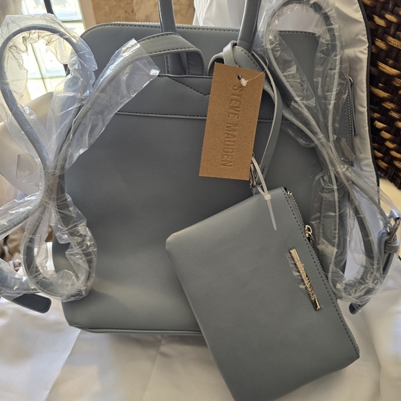 Steve Madden Backback Style Bag or Purse *RARE* Includes Extra Pouch **NWT** - Picture 8 of 10